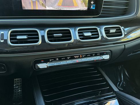Certified 2023 Mercedes-Benz GLS 450 4MATIC image 19