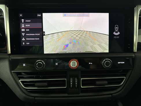 Certified 2025 Porsche Macan image 26