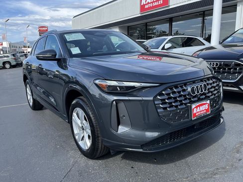 Used 2025 Audi Q5 Premium w/ Convenience Package AWD/4WD image 2
