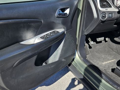 Used 2017 Dodge Journey SE image 8