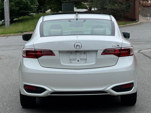 Used 2017 Acura ILX FWD image 5
