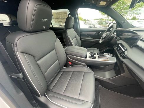 New 2026 Buick Enclave Sport Touring w/ Power Package FWD image 28