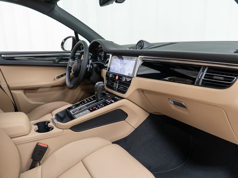 New 2026 Porsche Macan AWD/4WD image 25