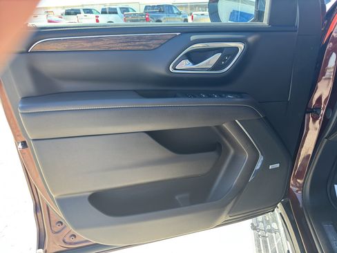 Used 2023 Chevrolet Tahoe Premier image 9