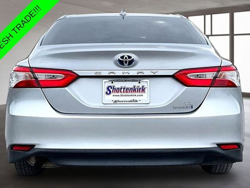 Used 2020 Toyota Camry LE w/ Fleet Convenience Package FWD image 5