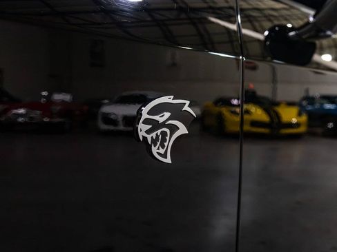 Used 2016 Dodge Challenger SRT Hellcat RWD image 23
