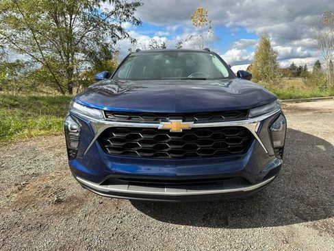 Certified 2024 Chevrolet Trax LT image 3