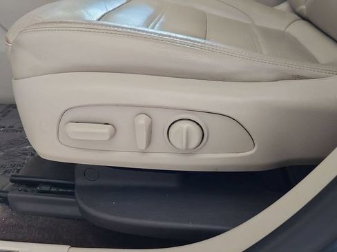 Used 2019 GMC Acadia Denali w/ Technology Package FWD image 23