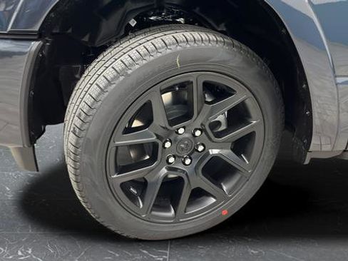 New 2026 RAM 1500 Laramie AWD/4WD image 41