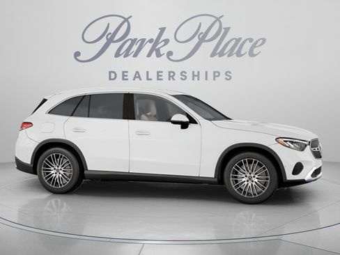Certified 2026 Mercedes-Benz GLC 300 image 28