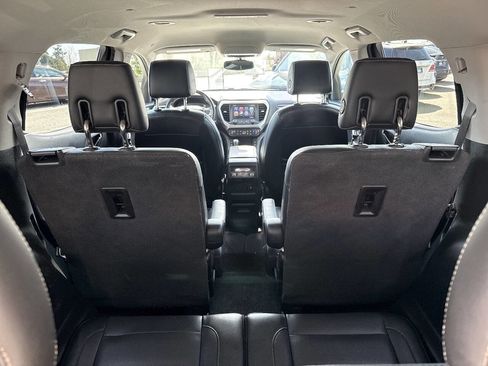 Used 2018 GMC Acadia SLT image 8