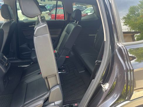 Used 2023 Volkswagen Atlas SEL R-Line AWD/4WD image 16