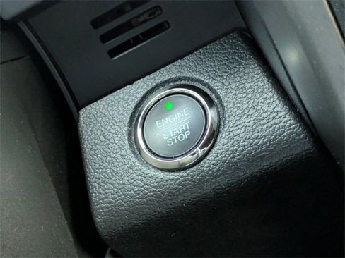 Used 2021 Ford Expedition XLT image 37