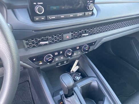 Used 2023 Honda Accord EX image 39