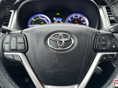 Used 2018 Toyota Highlander Limited image 30