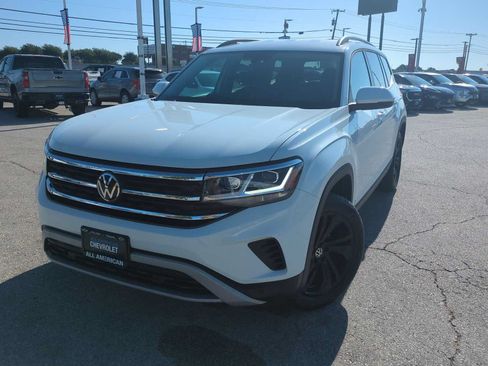 Used 2023 Volkswagen Atlas SE w/ Black Wheel Package FWD image 1