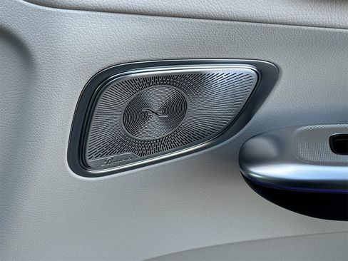 New 2025 Mercedes-Benz GLC 350e 4MATIC image 19