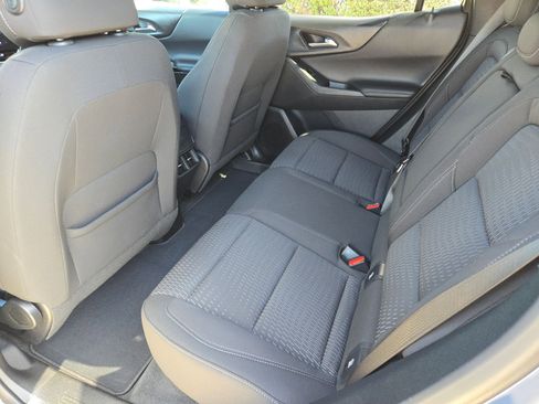 Used 2025 Chevrolet Equinox LT w/ Safety and Technology Package image 13