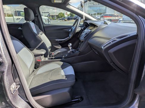 Used 2018 Ford Focus ST image 31