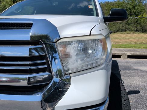 Used 2016 Toyota Tundra SR5 w/ SR5 Upgrade Package AWD/4WD image 3
