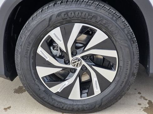 New 2026 Volkswagen Tiguan S FWD image 9