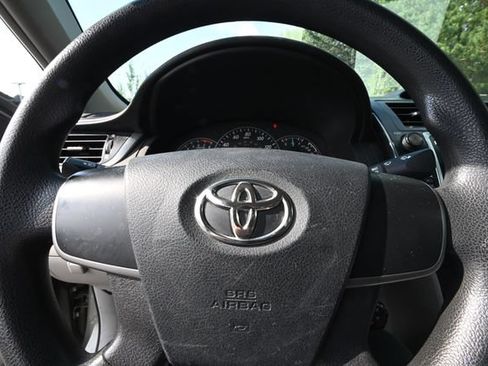 Used 2012 Toyota Camry FWD image 11