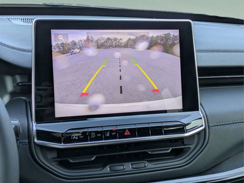 New 2026 Jeep Compass Latitude image 22