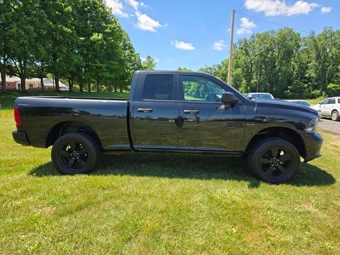 Used 2018 RAM 1500 Express w/ Express Value Package AWD/4WD image 8