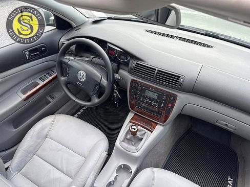 Used 2003 Volkswagen Passat GLX image 23