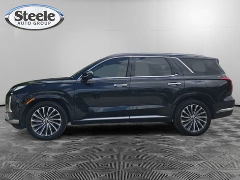 Used 2023 Hyundai Palisade Calligraphy FWD image 2