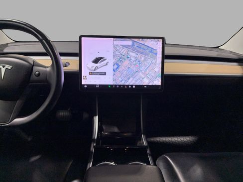 Used 2019 Tesla Model 3 Standard Range image 29