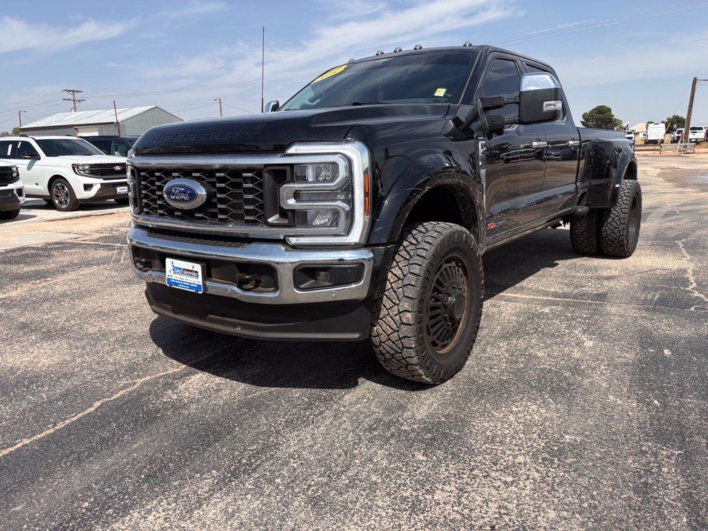 Used 2025 Ford F450 Lariat w/ Lariat Ultimate Package AWD/4WD image 2