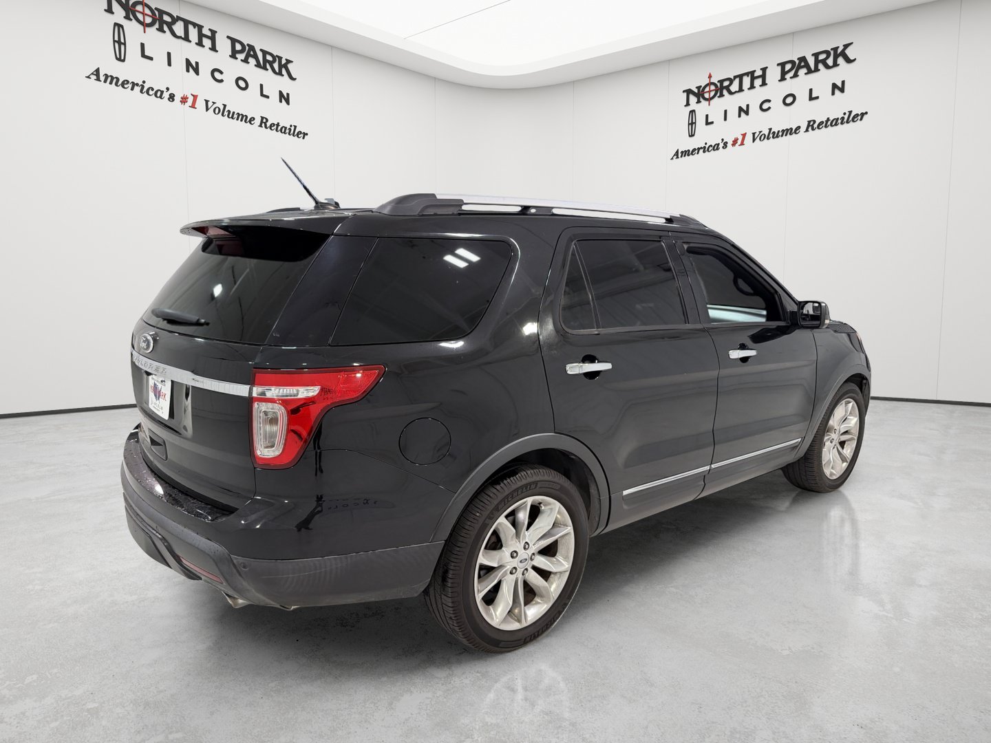 Used 2013 Ford Explorer XLT FWD image 5