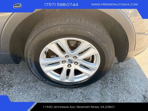 Used 2018 Ford Explorer XLT w/ Equipment Group 202A AWD/4WD image 14