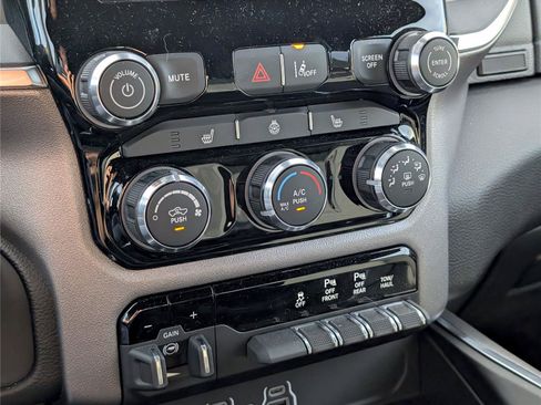 New 2026 RAM 1500 Big Horn AWD/4WD image 18