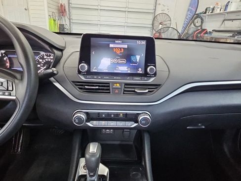 Used 2021 Nissan Altima 2.5 SV FWD image 15