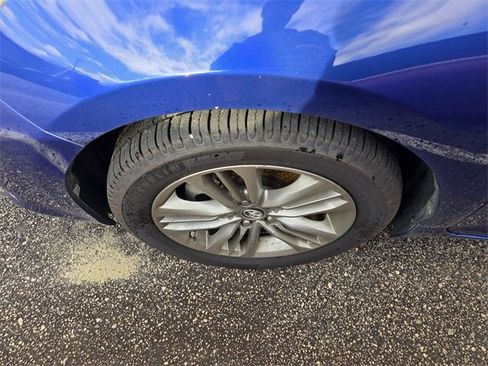 Used 2016 Toyota Camry SE image 4