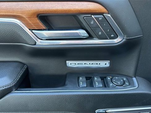 Used 2022 GMC Sierra 1500 Denali image 11