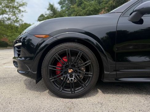 Used 2014 Porsche Cayenne GTS AWD/4WD image 10