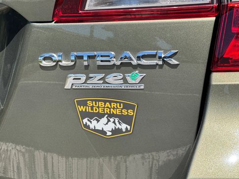 Used 2017 Subaru Outback 2.5i Limited AWD/4WD image 40
