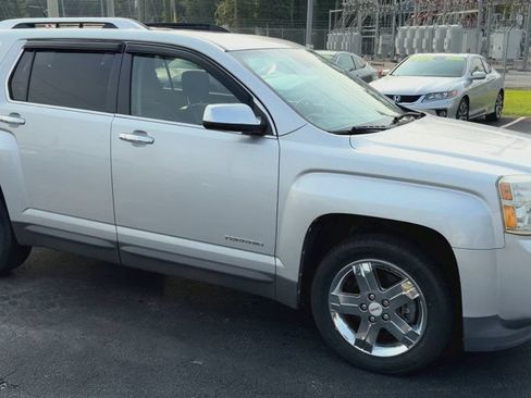 Used 2012 GMC Terrain SLT FWD image 2
