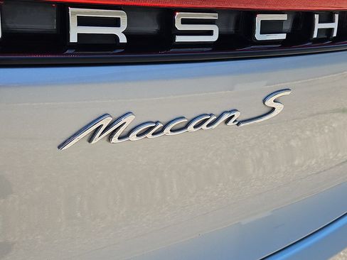 Certified 2020 Porsche Macan S AWD/4WD image 13