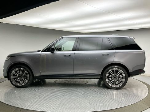 New 2026 Land Rover Range Rover Long Wheelbase SE AWD/4WD image 10