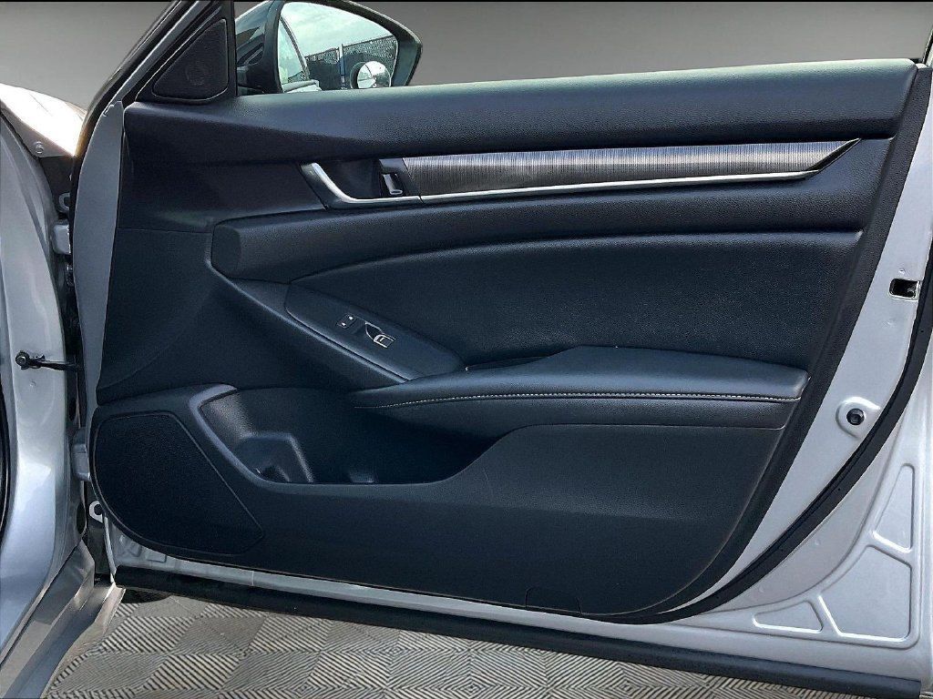 Used 2021 Honda Accord Sport image 12