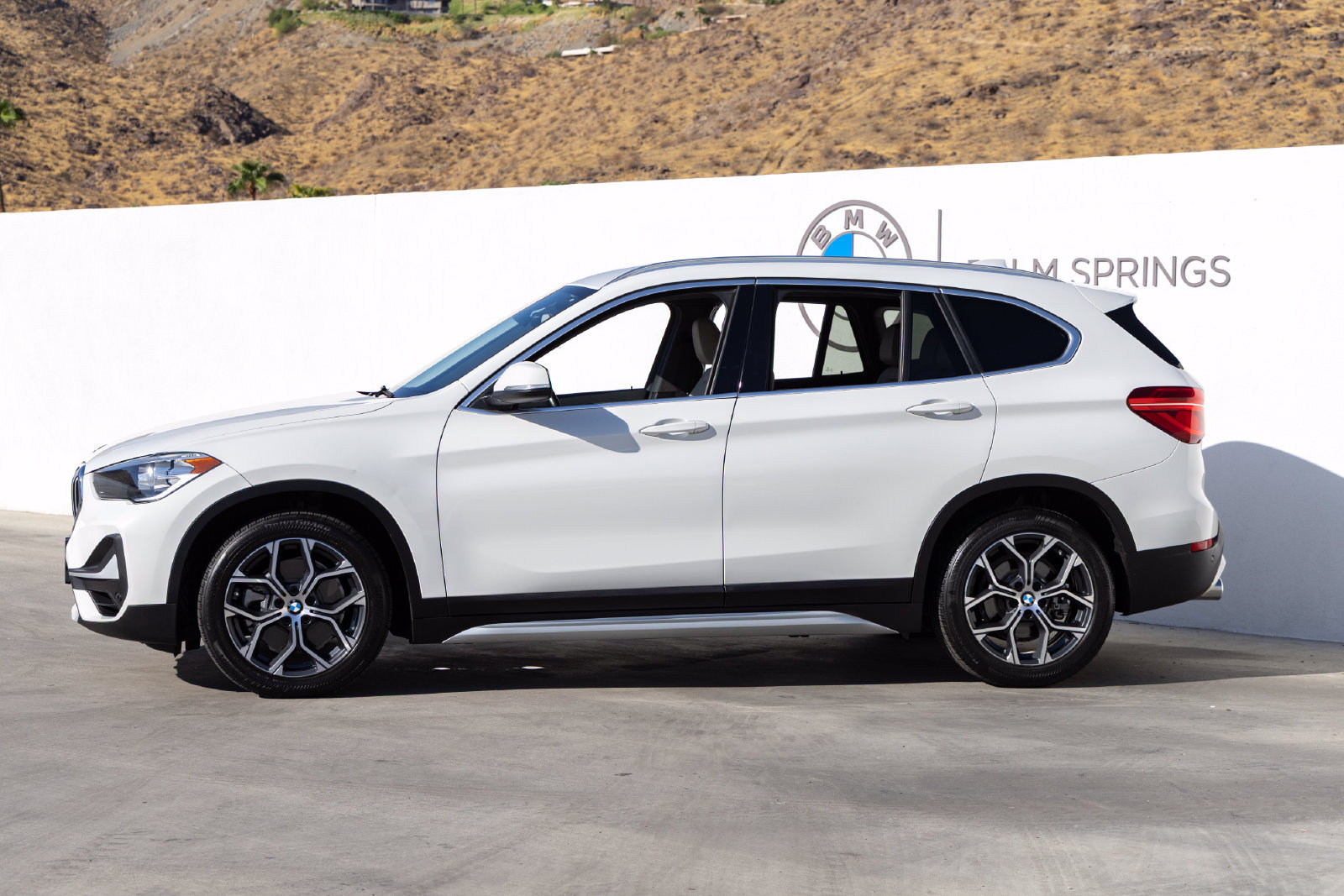 Used 2021 BMW X1 xDrive28i AWD/4WD image 3