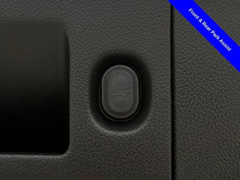 Used 2020 Chevrolet Tahoe Premier w/ Premier Plus Edition AWD/4WD image 29