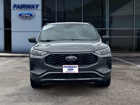 Used 2023 Ford Escape ST-Line image 2