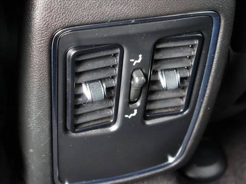 Used 2021 Jeep Grand Cherokee Laredo AWD/4WD image 22