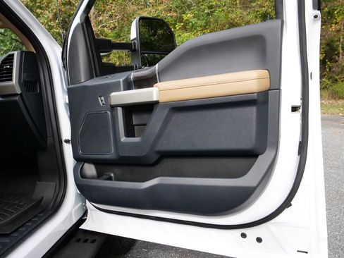 Used 2022 Ford F250 Lariat w/ Tremor Off-Road Package image 44