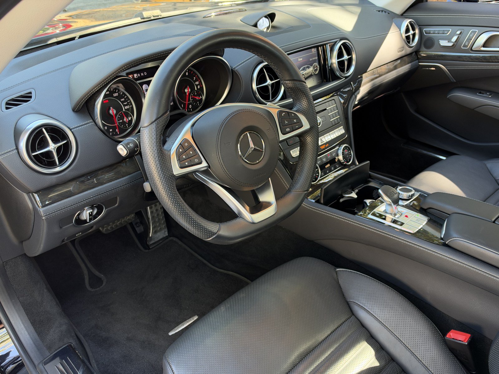 Used 2017 Mercedes-Benz SL 550 image 15